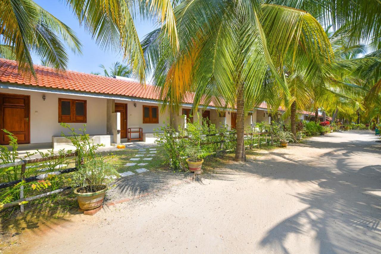 De Silva Palm Resort Калпития Екстериор снимка